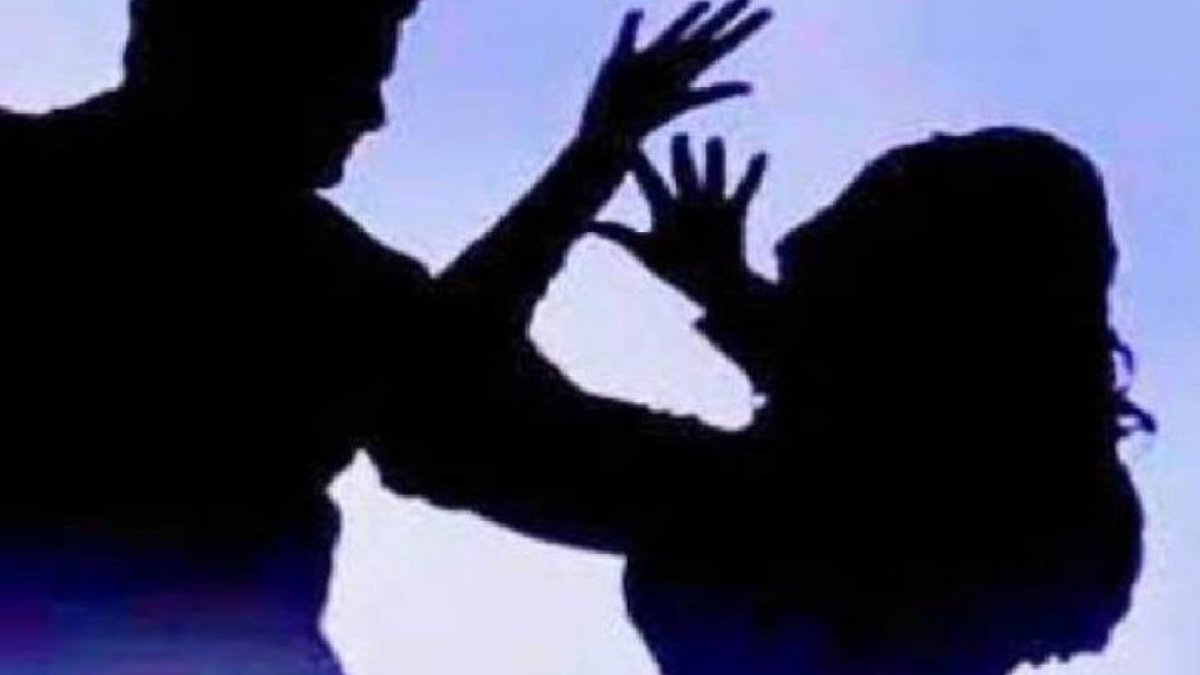 आगरा में दहेज के लिए पत्नी पर अत्याचार, पुलिस ने दर्ज किया मामला